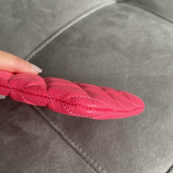 NWT, Chanel Small Pouch in Caviar leather - Picture 4 of 11